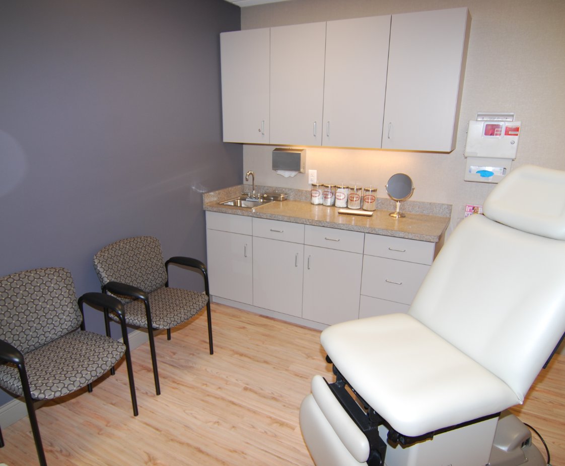 Bartlett Plastic Surgery – OBS in Brookline, MA. Surgical Room, designed by Hardaway Sziabowski Architects.