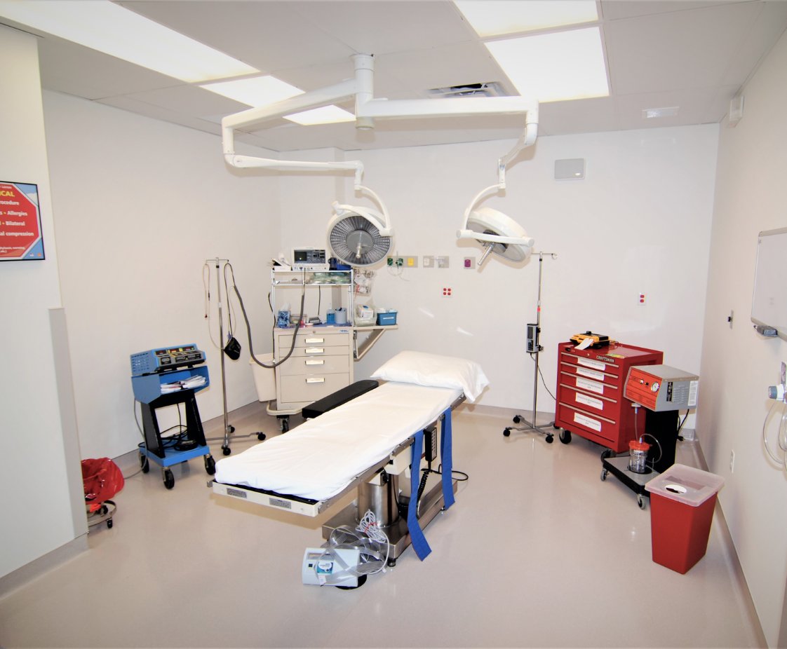Bartlett Plastic Surgery – OBS in Brookline, MA. Surgical Room, designed by Hardaway Sziabowski Architects.