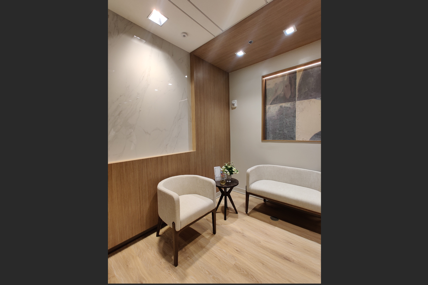 Boston Center for Plastic Surgery in Chestnut Hill, MA. Reception Area, designed by Hardaway Sziabowski Architects.